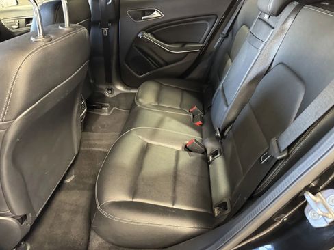 Used 2020 Mercedes-Benz GLA 250 image 7