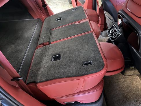 Used 2018 Bentley Bentayga image 87