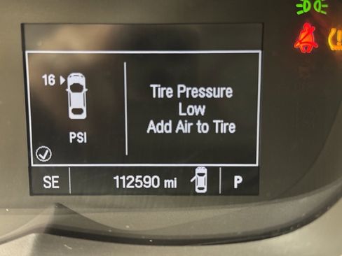 Used 2018 Chevrolet Trax LT w/ LT Convenience Package image 29