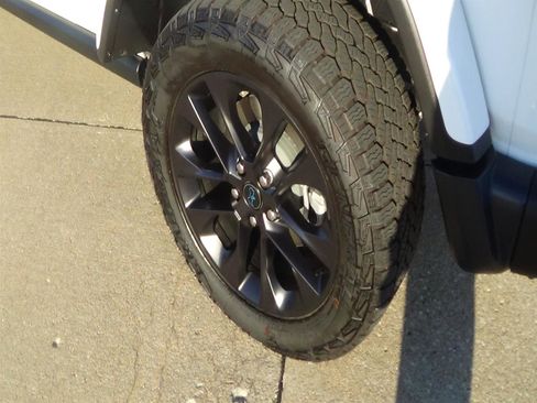 Certified 2025 Jeep Wrangler Unlimited Sahara AWD/4WD image 9