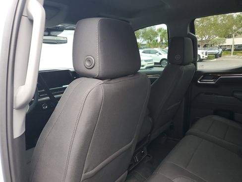 Used 2024 GMC Sierra 1500 Elevation w/ LPO, Elevation Black Package image 6