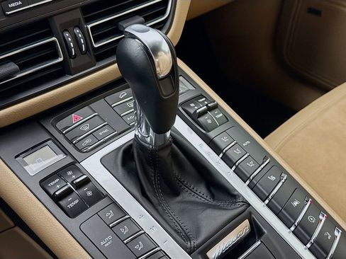 Used 2020 Porsche Macan image 21