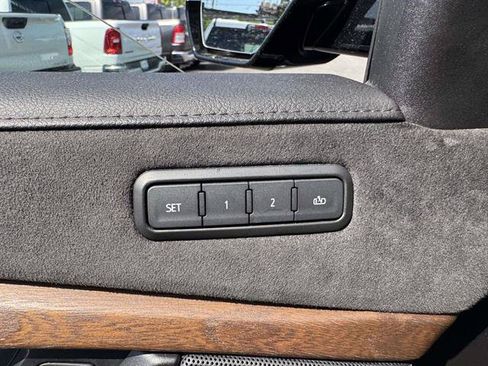 Used 2020 Cadillac Escalade Luxury AWD/4WD image 12