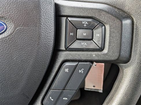 Used 2020 Ford F150 XLT image 25