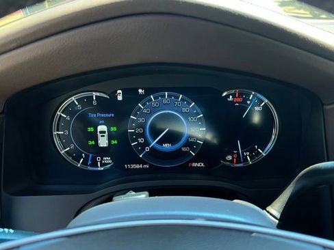Used 2017 Cadillac Escalade ESV Premium Luxury AWD/4WD image 30