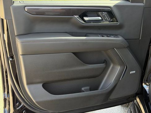 New 2026 GMC Yukon Elevation image 8