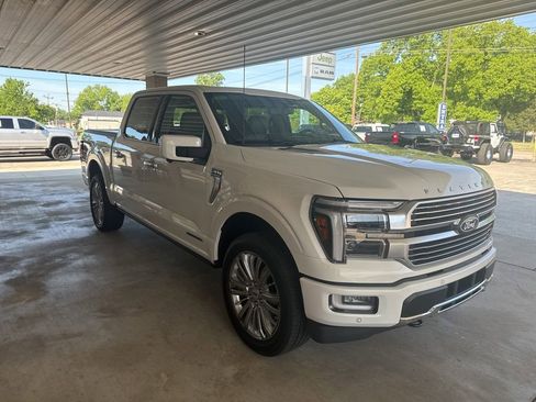 Used 2025 Ford F150 Platinum w/ Equipment Group 703A Plus AWD/4WD image 3
