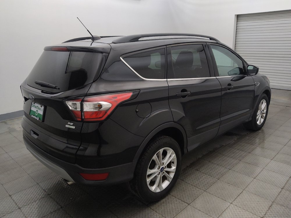Used 2017 Ford Escape SE w/ Equipment Group 201A FWD image 9