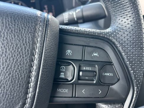 Used 2025 Toyota Tacoma SR5 AWD/4WD image 14