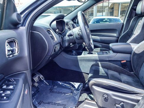Used 2018 Dodge Durango SRT w/ Technology Group AWD/4WD image 2