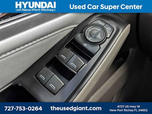 Used 2019 Chevrolet Traverse LT FWD image 31