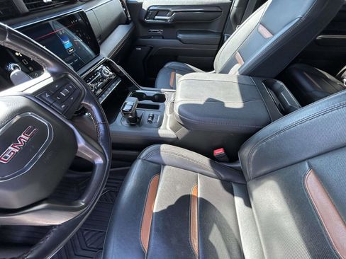 Used 2023 GMC Sierra 1500 AT4 w/ AT4 Preferred Package AWD/4WD image 10
