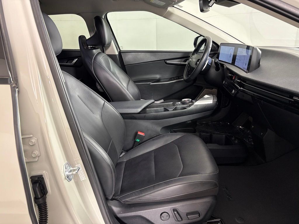 Used 2023 Kia EV6 Wind AWD/4WD image 44