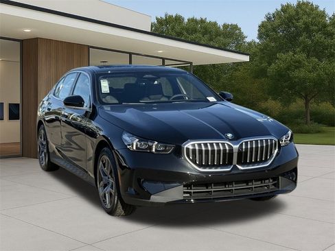 New 2026 BMW 530i w/ Premium Package image 5