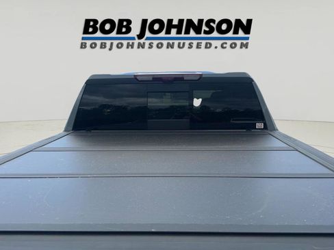 Used 2025 GMC Sierra 1500 AT4 w/ Technology Package AWD/4WD image 9