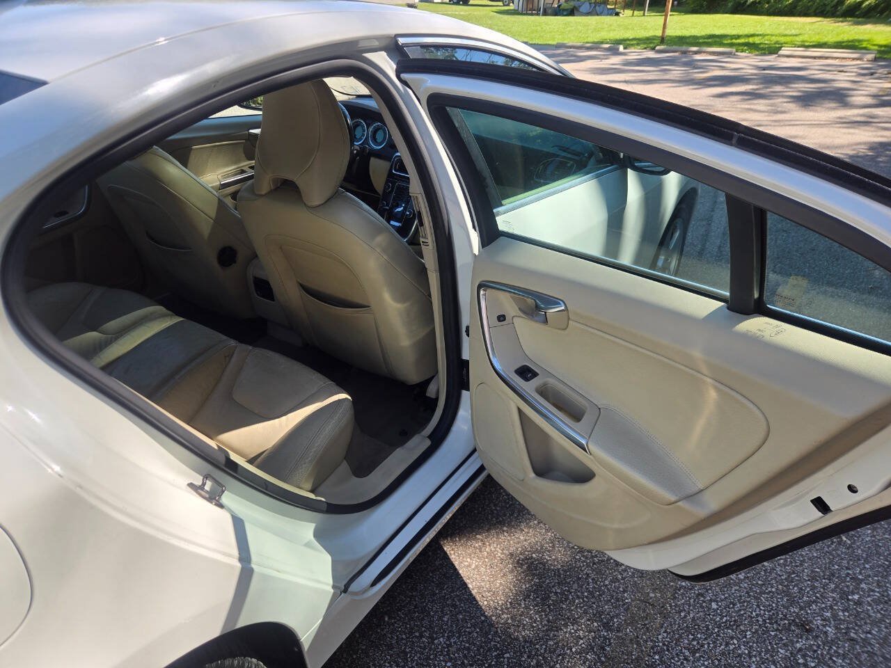Used 2012 Volvo S60 T5 w/ Climate Pkg FWD image 28