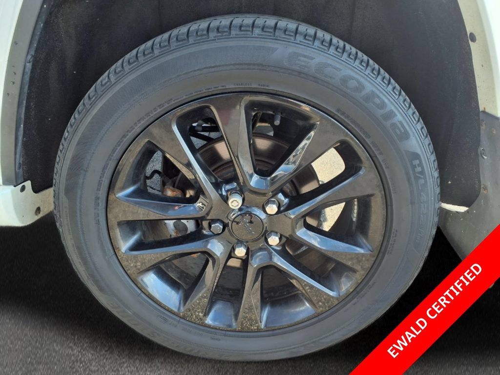 Used 2021 Jeep Grand Cherokee Altitude AWD/4WD image 26