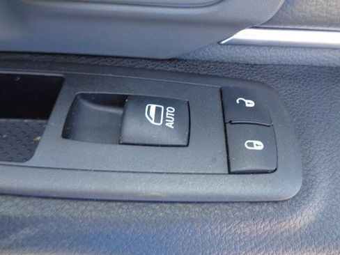 Used 2022 RAM 1500 Classic SLT w/ Electronics Group AWD/4WD image 26