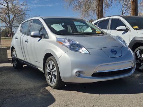 Used 2016 Nissan Leaf SV image 4