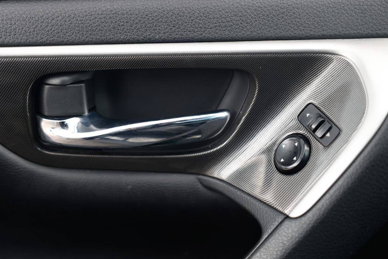 Used 2013 Nissan Altima 2.5 SL FWD image 40
