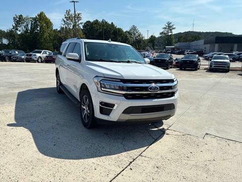 Used 2024 Ford Expedition Max Limited AWD/4WD image 5
