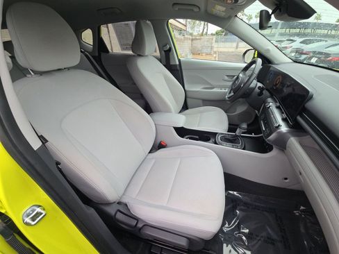 Used 2025 Hyundai Kona SEL image 29