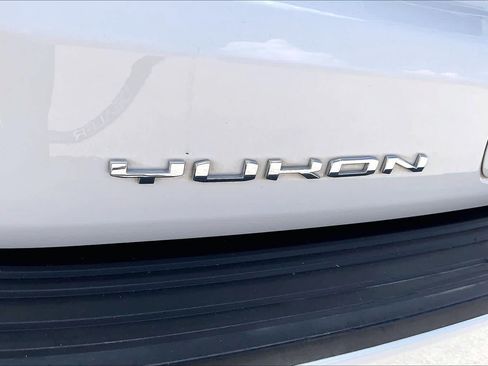 Used 2021 GMC Yukon XL SLT w/ SLT Premium Package RWD image 10