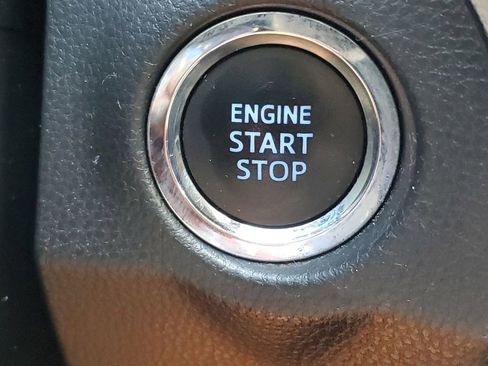 Used 2021 Toyota RAV4 XLE Premium image 37