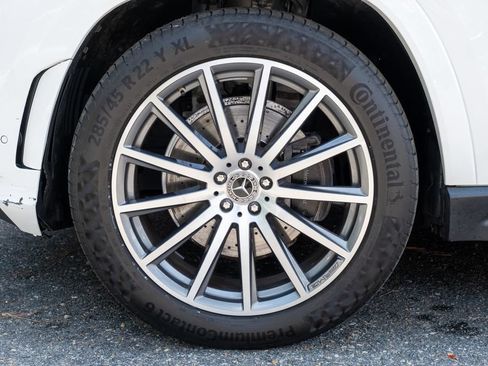 Used 2023 Mercedes-Benz GLS 450 4MATIC w/ AMG Line Exterior image 36