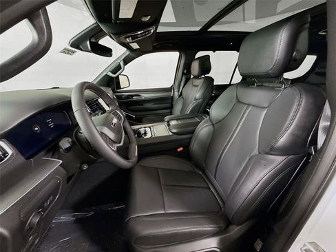 New 2026 Jeep Grand Wagoneer Limited AWD/4WD image 16