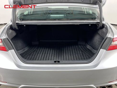 Used 2023 Toyota Camry SE FWD image 10
