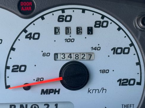 Used 2001 Ford Explorer Sport Trac 4x4 image 29