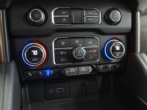 Used 2023 Chevrolet Tahoe High Country RWD image 21