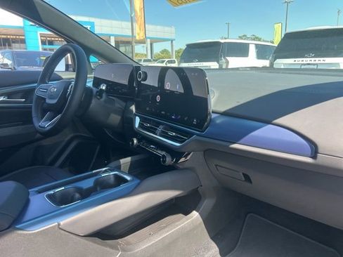 New 2026 Chevrolet Equinox EV LT image 33