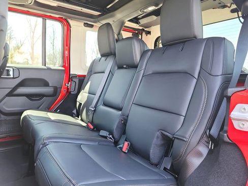 New 2026 Jeep Wrangler Unlimited Sahara AWD/4WD image 40