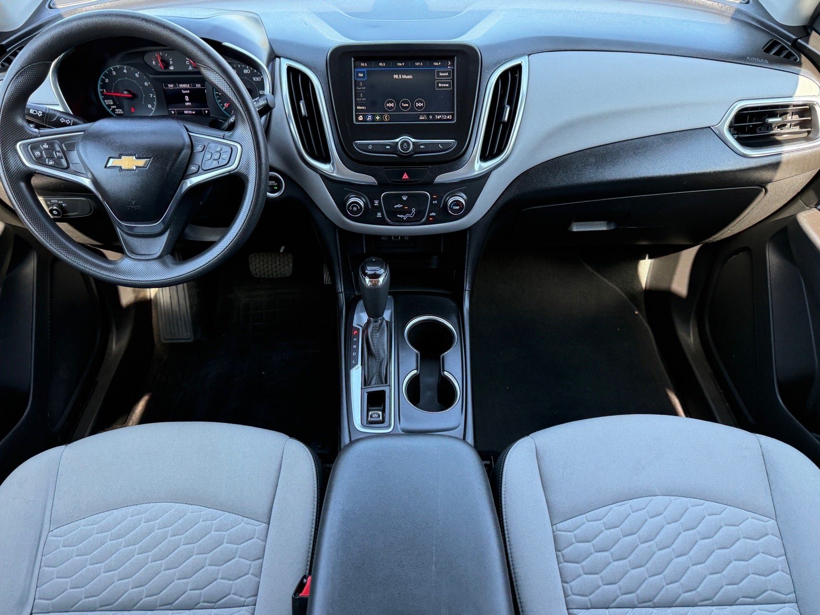 Used 2019 Chevrolet Equinox LS w/ LS Convenience Package FWD image 16