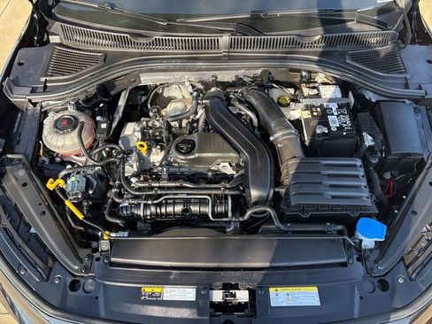 Used 2025 Volkswagen Jetta SE image 19