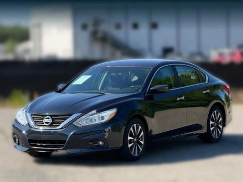 Used 2017 Nissan Altima 2.5 SV FWD image 6