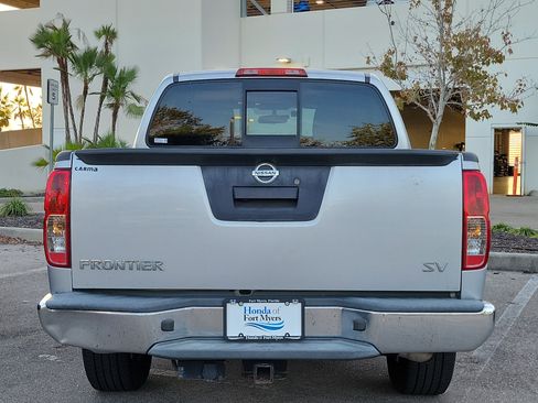 Used 2019 Nissan Frontier SV image 4