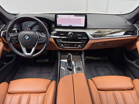 Used 2021 BMW 530i w/ Convenience Package RWD image 12
