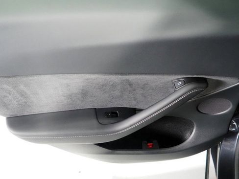 Used 2025 Tesla Model Y AWD image 54