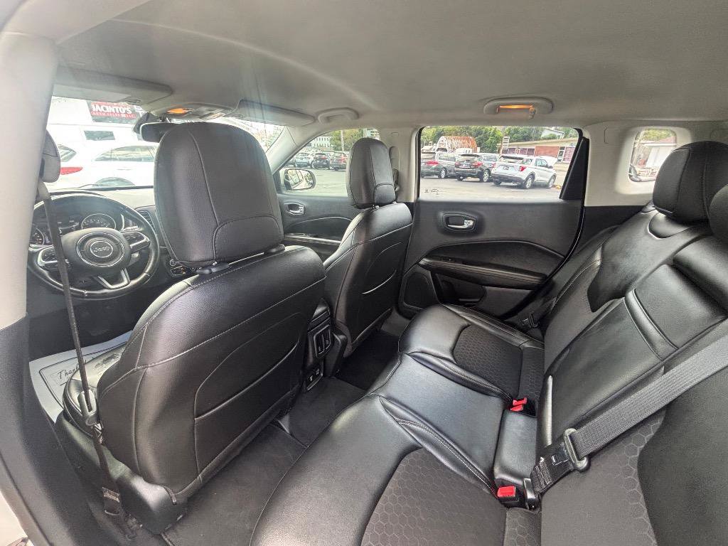 Used 2018 Jeep Compass Latitude w/ Popular Equipment Group AWD/4WD image 24