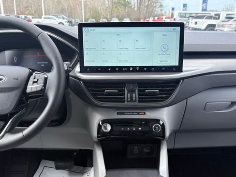 New 2026 Ford Escape SE image 17