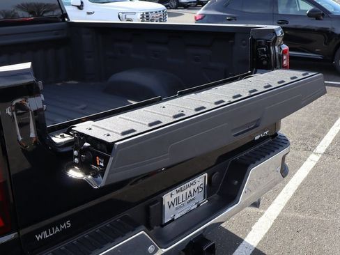 New 2025 GMC Sierra 2500 SLT w/ SLT Convenience Package AWD/4WD image 9