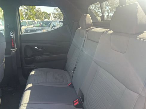 Used 2022 Hyundai Santa Cruz SEL Premium image 9