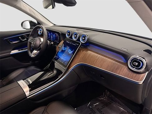 Used 2025 Mercedes-Benz GLC 350e 4MATIC w/ Advanced USB Package image 31