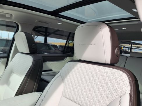 New 2026 GMC Acadia Denali w/ Super Cruise Package image 17