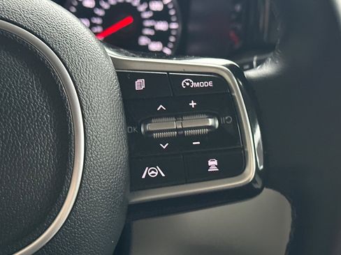 Used 2022 Kia Sorento EX w/ Panoramic Sunroof Package image 34