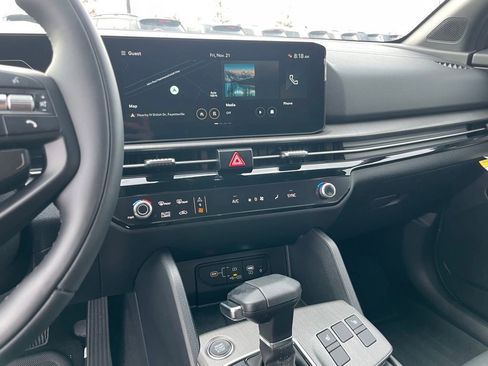 New 2026 Kia Sportage X-Line w/ X-Line Technology Package AWD/4WD image 13