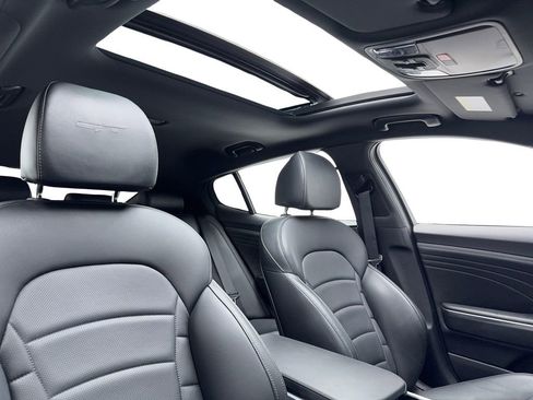 Used 2023 Kia Stinger GT2 image 48